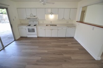 2401 Aldford Dr in Austin, TX - Building Photo - Building Photo