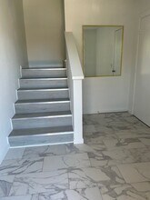 2005 McMullen Ave in Dunedin, FL - Foto de edificio - Building Photo