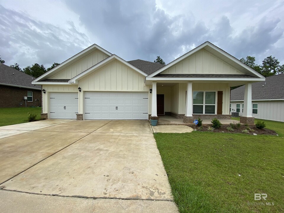 31240 Semper Dr in Spanish Fort, AL - Foto de edificio
