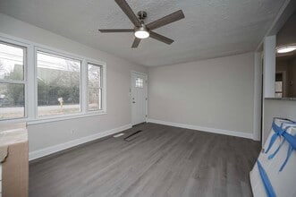 126 Winding Way in McMinnville, TN - Foto de edificio - Building Photo