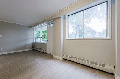 Brookdale Towers in Toronto, ON - Building Photo