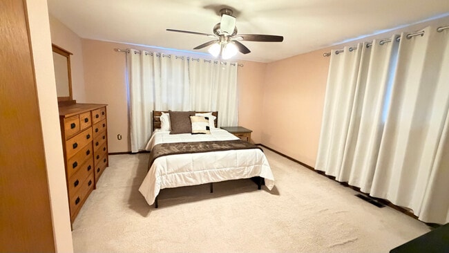 13601 SE 266th St in Kent, WA - Building Photo - Building Photo