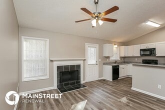 3957 Edgebrook Dr in Flowery Branch, GA - Building Photo - Building Photo