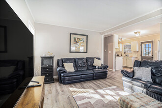 2071 Winewood Ave in Ann Arbor, MI - Building Photo - Building Photo