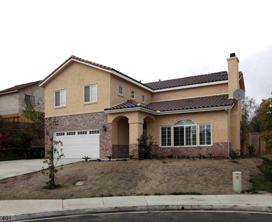 1401 Ferrara Ct in Escondido, CA - Building Photo