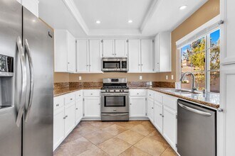 175 Vía Contento in Rancho Santa Margarita, CA - Building Photo - Building Photo