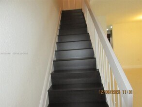 550 SW 115th Ave in Miami, FL - Foto de edificio - Building Photo