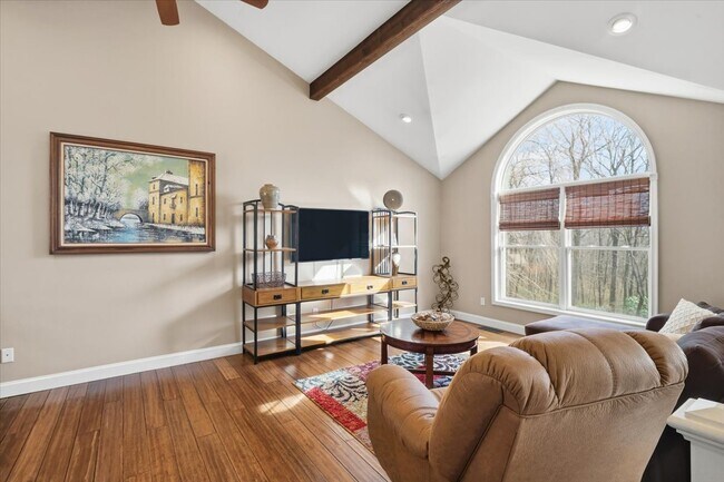 126 Snyder Ln in Scotrun, PA - Foto de edificio - Building Photo