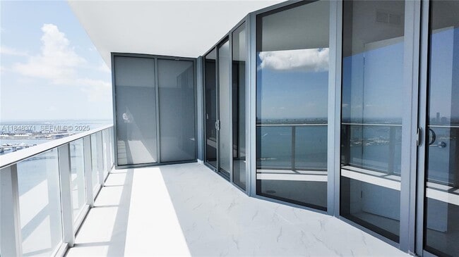 700 NE 24th St, Unit 4603 in Miami, FL - Building Photo - Building Photo