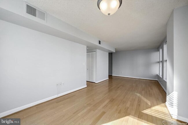 property at 601 Pennsylvania Ave NW