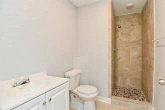 4402 Jefferson St in Houston, TX - Building Photo - Building Photo
