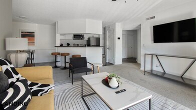 10263 Whispering Forest Dr, Unit 1209 in Jacksonville, FL - Building Photo - Building Photo