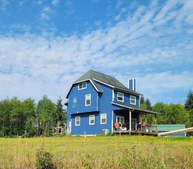 998 Burnt Ridge Rd in Onalaska, WA - Building Photo