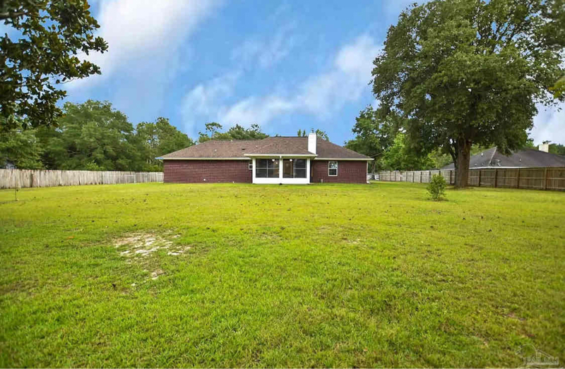 8626 John Hamm Rd in Milton, FL - Building Photo