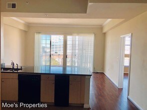 3225 Turtle Creek Blvd-Unit -Unit 1136 in Dallas, TX - Building Photo - Building Photo