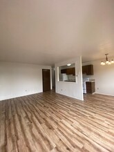 1525 SE 49th Ave in Portland, OR - Building Photo - Building Photo