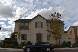 10630 Trill Wy in Elk Grove, CA - Building Photo