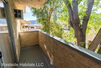 2750 Piedmont- fully renovated unit in Mon... in La Crescenta, CA - Foto de edificio - Building Photo