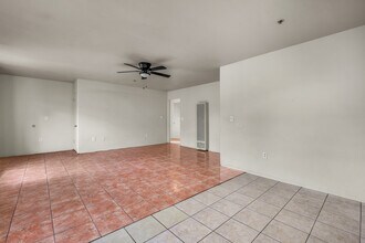 5231 Huntington Dr N, Unit 4 in Los Angeles, CA - Foto de edificio - Building Photo