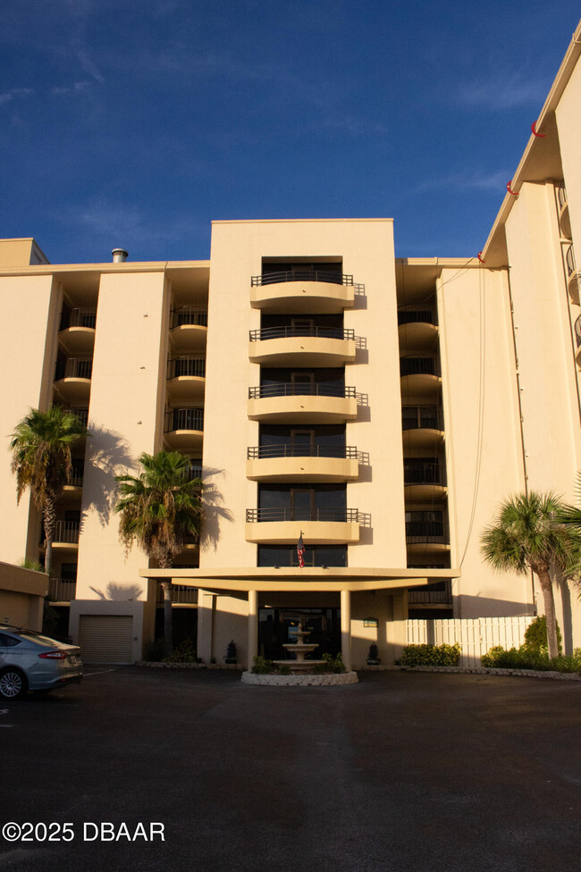 3255 S Atlantic Ave in Daytona Beach, FL - Building Photo - Building Photo