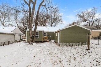 2004 SW Medford Ave in Topeka, KS - Building Photo - Building Photo