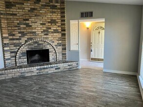 6804 Blackberry Dr in Arlington, TX - Building Photo - Building Photo