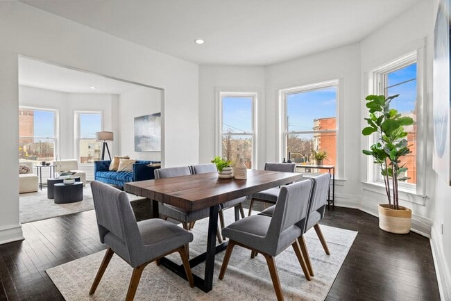 3358 W Lexington St, Unit 2 in Chicago, IL - Building Photo - Building Photo