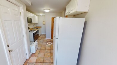 344 Putnam Ave, Unit 2 in Cambridge, MA - Foto de edificio - Building Photo