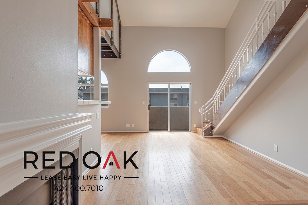 2463 Sawtelle Blvd, Unit 203 in Los Angeles, CA - Foto de edificio