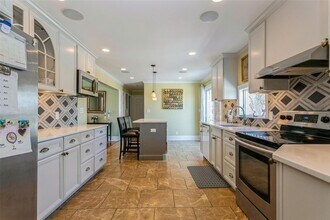11 Ridgeway Ave in North Salem, NY - Building Photo - Building Photo