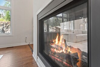 1081 Echo Hills Rd in Huntsville, ON - Building Photo - Building Photo