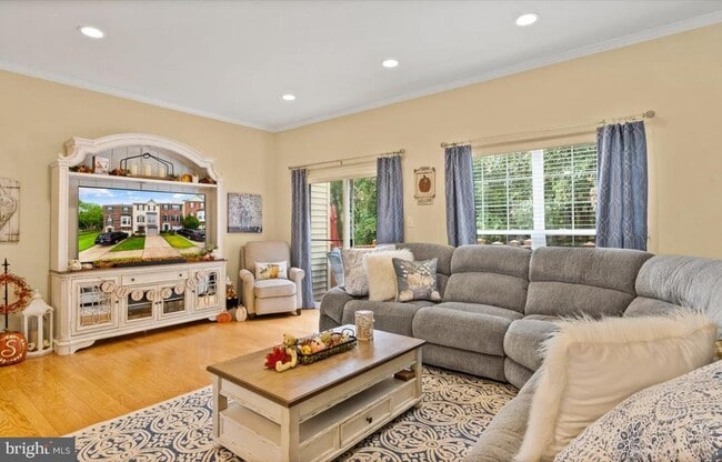 property at 5554 Jowett Ct
