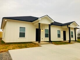 2172 County Road 1169 in Cullman, AL - Building Photo