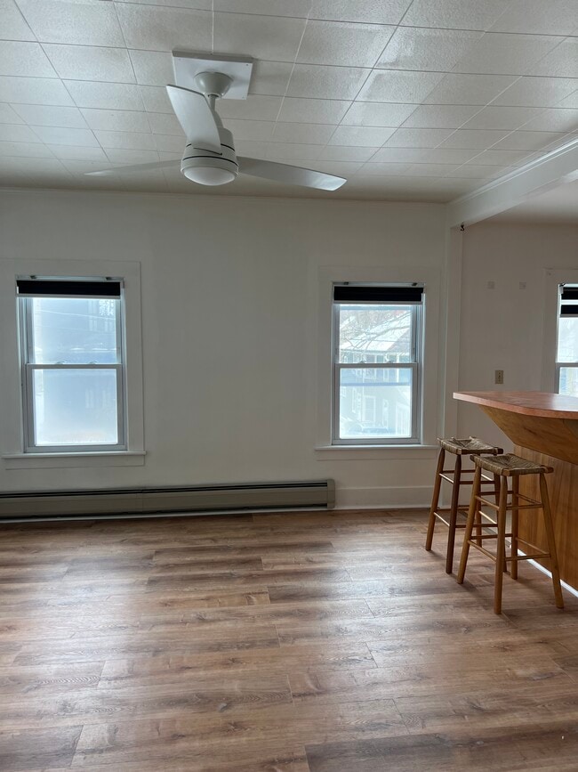 26 Pleasant St, Unit 1 bedroom 1 bath in Great Barrington, MA - Building Photo - Building Photo