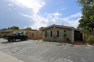 1516-1520 N Dixie Hwy Apartments