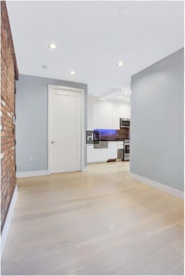 STANTON ST., Unit 5H in New York, NY - Foto de edificio - Building Photo