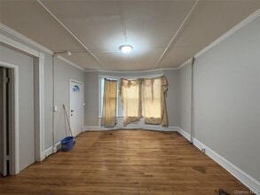 77 Linden Ave in Middletown, NY - Building Photo - Building Photo