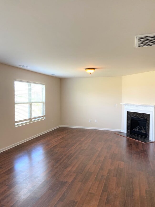 908 Collington Dr in Mebane, NC - Building Photo - Building Photo