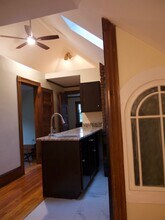 121 Rutherglen Ave, Unit 3rd Floor in Providence, RI - Building Photo - Building Photo