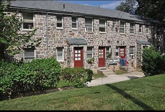 2028 Lorraine Rd in Reading, PA - Building Photo - Building Photo