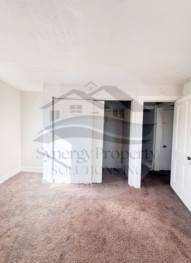 328 N Columbus St in Crestline, OH - Building Photo - Building Photo