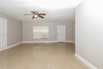 6126 Arcade Ct in Greenacres, FL - Building Photo - Building Photo