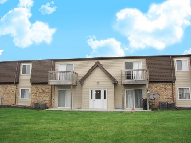 Quail Ridge Apartments in Maumee, OH - Foto de edificio - Building Photo