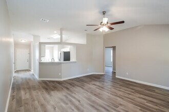 8515 Springtree Road in Jacksonville, FL - Building Photo - Building Photo