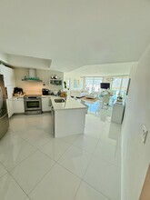 250 Sunny Isles Blvd, Unit # 3-1102 in Sunny Isles Beach, FL - Building Photo - Building Photo