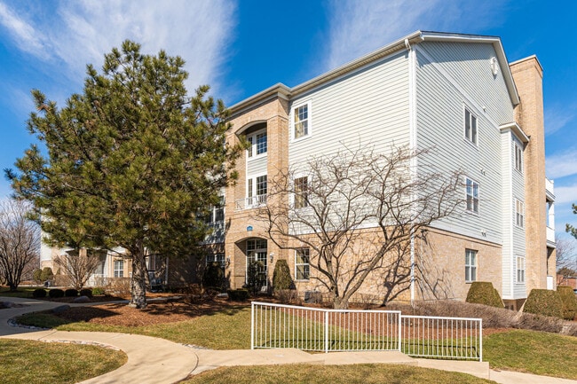1251 W Lake St in Addison, IL - Building Photo - Building Photo