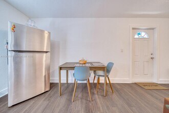 2741 SW 67th Ave in Miami, FL - Building Photo - Building Photo