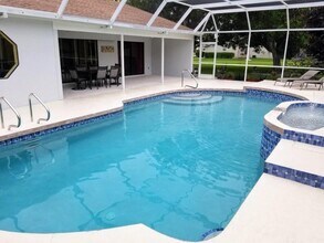 3857 Kingston Blvd in Sarasota, FL - Building Photo - Building Photo