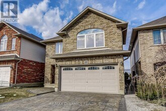 125 Assisi St in Hamilton, ON - Building Photo - Building Photo