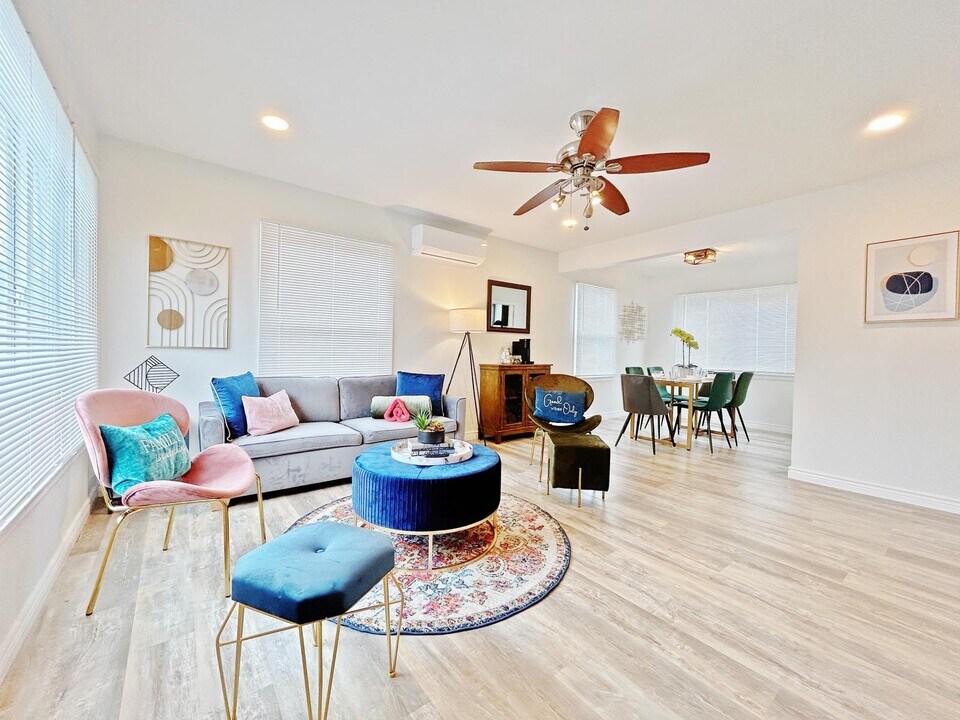 5288 Santa Margarita St in San Diego, CA - Building Photo